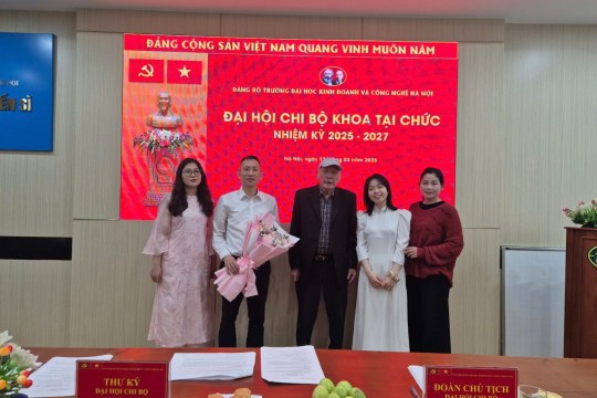 CHÀO MỪNG ĐẠI HỘI LẦN THỨ VII CỦA ĐẢNG BỘ NHÀ TRƯỜNG: CHI BỘ KHOA ĐÀO TẠO TẠI CHỨC VỚI QUYẾT TÂM ĐỔI MỚI, NÂNG CAO CHẤT LƯỢNG ĐÀO TẠO VÀ PHÁT TRIỂN ĐẢNG VIÊN TRONG BỐI CẢNH MỚI